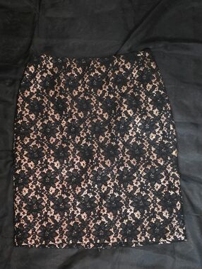 #218 Talbots Black Gold Metallic Lace Pencil Skirt 4P NWT Floral Lace Cocktail